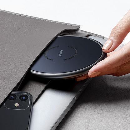 ESR Halolock Wireless Network Charger, 10W, 1.1A, Blue